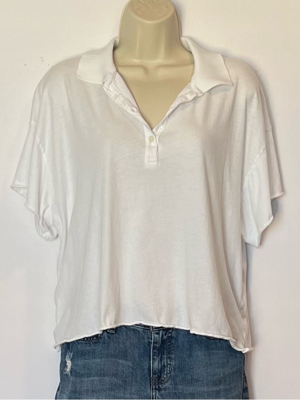 THE GREAT. A vintage inspired white polo tee in true white. - Picture 3 of 6